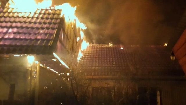 Женщину спасли из горящего дома в Алтайском крае - ИА Амител, 30.08.2026