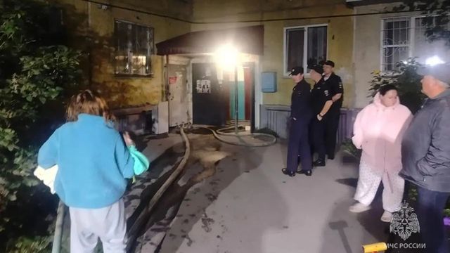 В Барнауле из-за пожара в многоэтажке эвакуировались шестеро жильцов - ИА Амител, 07.09.2026