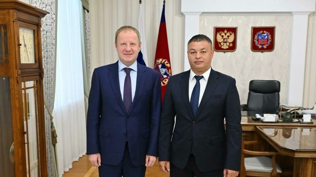 "Безопасность и контроль". Виктор Томенко встретился с новым начальником алтайского УФСБ - ИА Амител, 09.09.2026