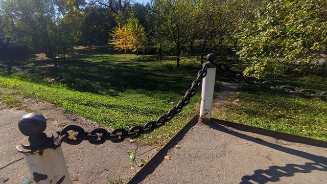 Как выглядит бульвар на улице Аванесова в Барнауле, который ждет реконструкция. Фото - ИА Амител, 14.09.2026