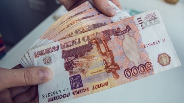 Россияне стали держать меньше денег на валютных вкладах - ИА Амител, 22.09.2026