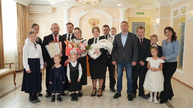 У семьи из Бийска родился двенадцатый ребенок - ИА Амител, 10.10.2026