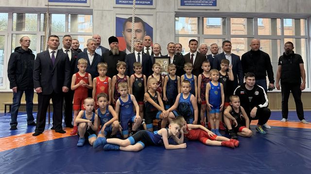 "Космодром для чемпионов": Бородина и Карелин открыли центр борьбы в Рубцовске - ИА Амител, 13.10.2026