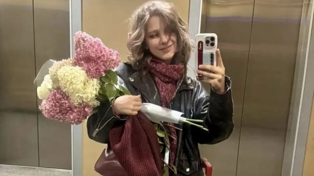 Лиза Арзамасова не смогла вылететь из Москвы в Барнаул на спектакль "Идиот" - ИА Амител, 18.10.2026