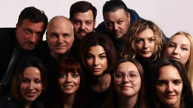 Закройтесь и делайте что хотите: как редакция amic.ru устроила фотосессию без фотографа - ИА Амител, 26.10.2026