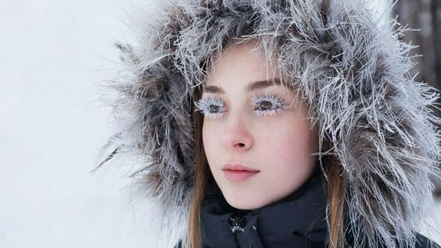 Теплое начало и сильные морозы. Экстрасенс Агафья предсказала погоду на зиму в Сибири - ИА Амител, 28.10.2026