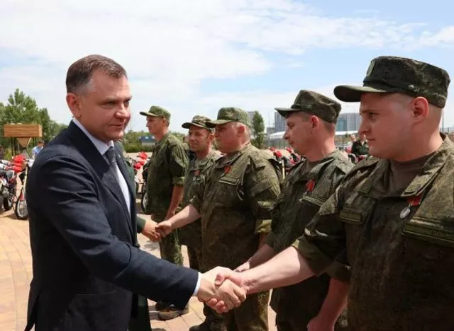 Юрий Слюсарь: Мы передали подразделениям Южного военного округа 100 новых кроссовых мотоциклов - ДОН24, 28.06.2025