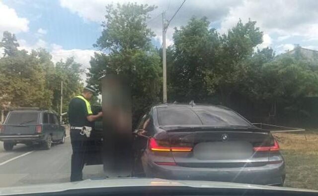 В Шахтах на четыре дня арестовали водителя BMW с тонировкой - ДОН24, 04.07.2025