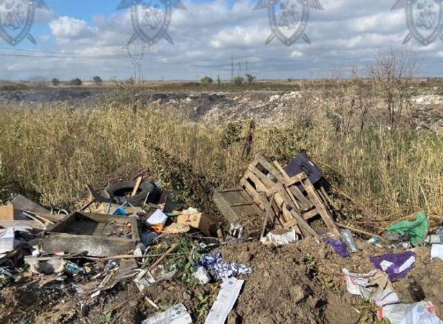 Жительницу Азовского района подозревают в размещении огромной свалки на участке для сельхозработ - ДОН24, 04.07.2025
