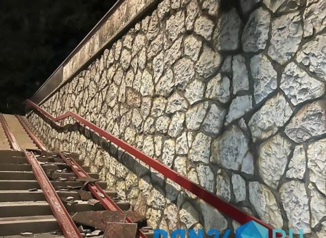 Плохой ремонт или вандалы: в Ростове вновь обвалилась облицовочная плитка в подземном переходе - ДОН24, 13.07.2025