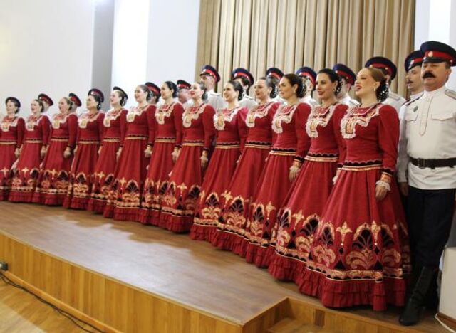 В Таганроге открылась выставка к 90-летию Ансамбля песни и пляски донских казаков - ДОН24, 18.07.2025