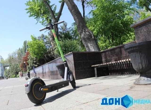В Ростове 13-летнего самокатчика увезли на скорой - ДОН24, 31.07.2025