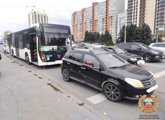 В Ростове автобус попал в ДТП, есть пострадавшие В Ростове автобус попал в ДТП, есть пострадавшие - ДОН24, 17.11.2025