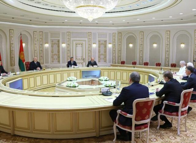 Юрий Слюсарь провел переговоры с президентом Беларуси Александром Лукашенко - ДОН24, 17.11.2025