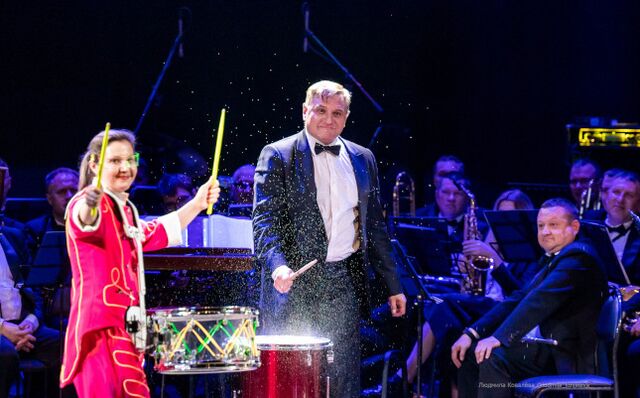 Уральский духовой оркестр. Военные музыканты на службе в Челябинской филармонии - Южноуральская панорама, 19.04.2026