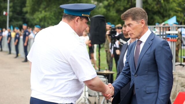 Олег Кожемяко поздравил десантников с днем ВДВ в Приморье - Восток-Медиа, 02.08.2023