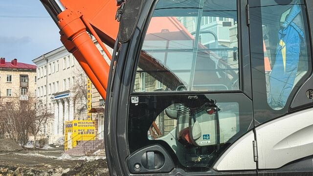 Момент наезда экскаватора на ребенка в Приморье попал на камеру — проводят проверку - Восток-Медиа, 07.12.2024