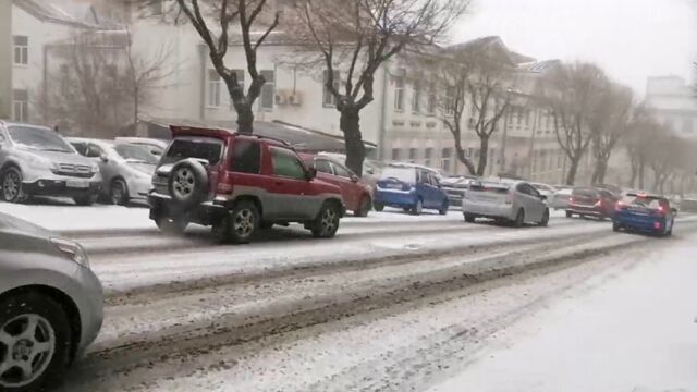 По утрам из за дальних бугров. По утрам из за дальних бугров
