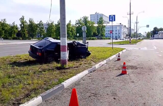 Четыре человека пострадали, влетев на машине в столб в Дзержинске - НИА Нижний Новгород, 14.06.2025