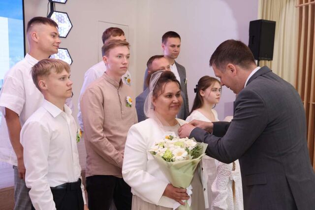 Государственные награды вручили многодетным семьям Нижегородской области - НИА Нижний Новгород, 08.07.2025