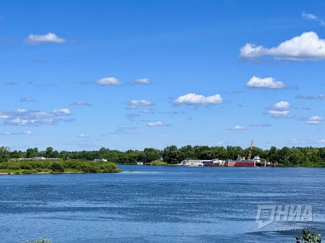 Лодка с людьми перевернулась на Волге в Нижнем Новгороде - НИА Нижний Новгород, 17.09.2025