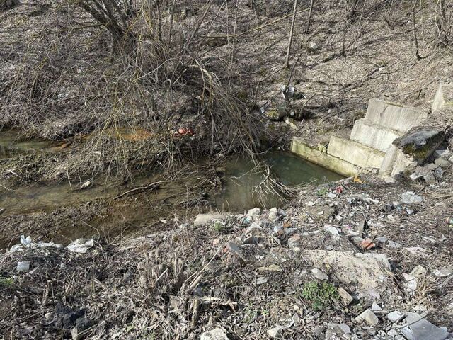 Кузнечихинский ручей в Нижнем Новгороде оказался завален мусором - НИА Нижний Новгород, 19.11.2025