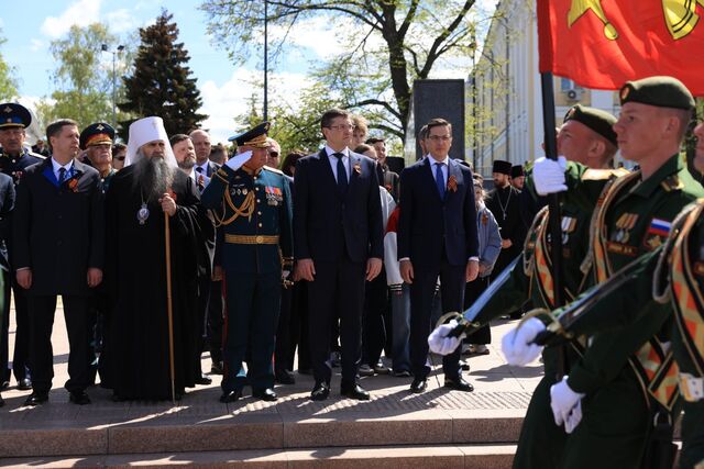 Торжественное возложение цветов к Вечному огню прошло в Нижегородском кремле - НИА Нижний Новгород, 09.05.2026