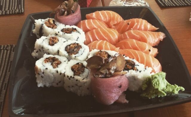 Из-за отравления школьницы роллами в Хабаровске приостановили работу кафе - AmurMedia: Лента новостей, 23.03.2026