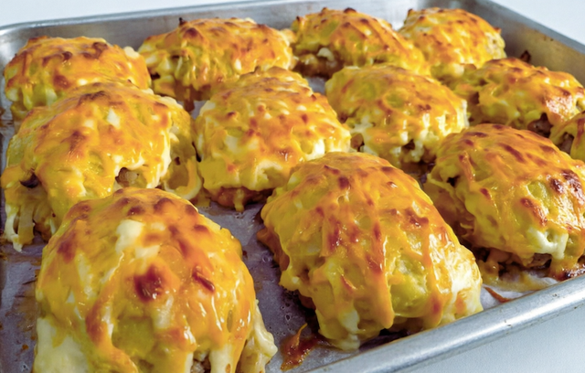 Сочная свинина с картошкой в духовке – вкуснее любого мяса по-французски - PrimaMedia: Лента новостей, 24.03.2026