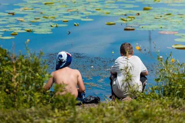 Сейчас во двор не выгнать, раньше - домой не загнать: уличные игры советских детей - счастье без гаджетов - PrimaMedia: Лента новостей, 25.03.2026