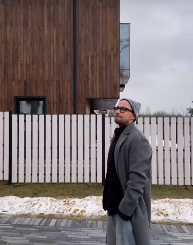 500 квадратов счастья и веранда с трёшку — Петров "похвастался" домом в элитном посёлке - UssurMedia: Лента новостей, 25.03.2026