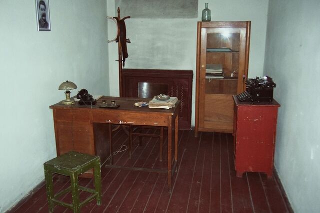 "Жвачка с ядом" и "радио с прослушкой": эти и другие городские легенды, которыми пугали граждан в СССР - PrimaMedia: Лента новостей, 01.04.2026