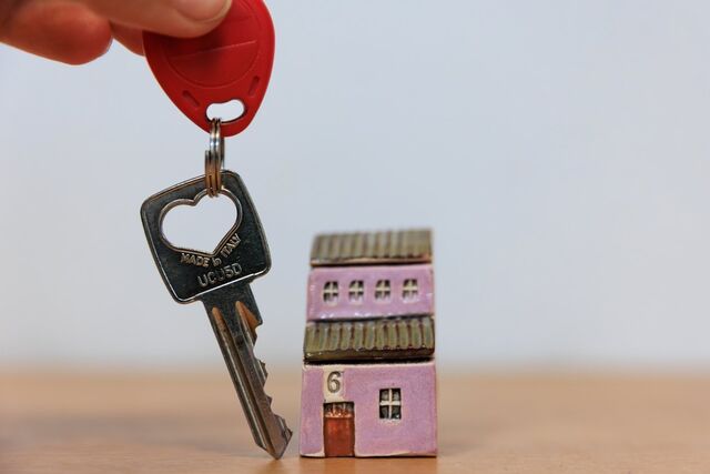 Россияне отказываются проводить сделки с жильем по доверенности - PrimaMedia: Лента новостей, 03.04.2026