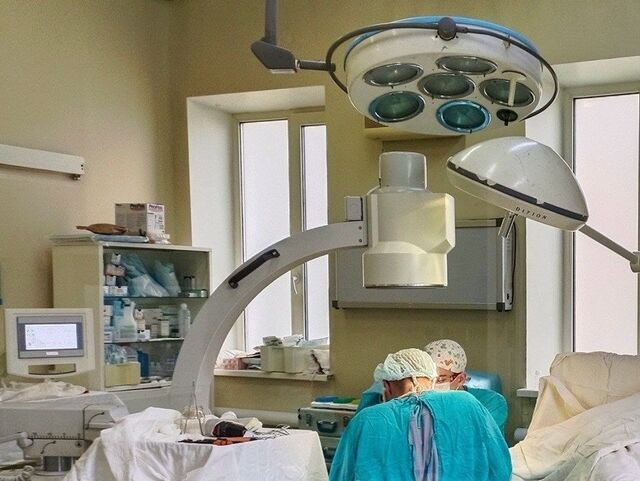 Миллиметровая точность: находкинские хирурги извлекли из пальца пациентки стеклянную иглу - NakhodkaMedia: Лента новостей, 07.04.2026