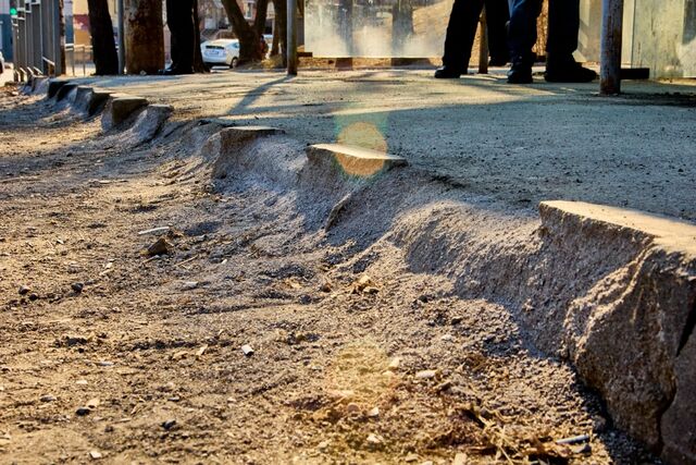 "Быстрорастворимые" бордюры показались во Владивостоке с приходом весны — обзор - PrimaMedia: Лента новостей, 10.04.2026