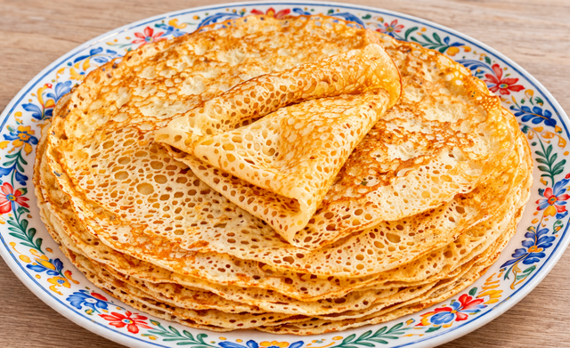 Полкружки в тесто — и блины с кружевными узорами: тонкие и не рвутся - PrimaMedia: Лента новостей, 15.04.2026