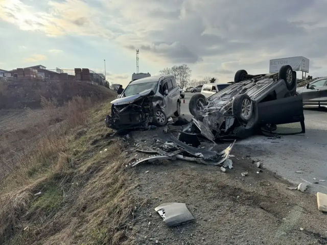 Женщина и ребенок пострадали в ДТП на трассе Владивосток-Хабаровск - PrimaMedia: Лента новостей, 15.04.2026