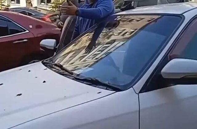 Водитель во Владивостоке встал на место инвалида, а на его замечания ответил угрозой - PrimaMedia: Лента новостей, 16.04.2026