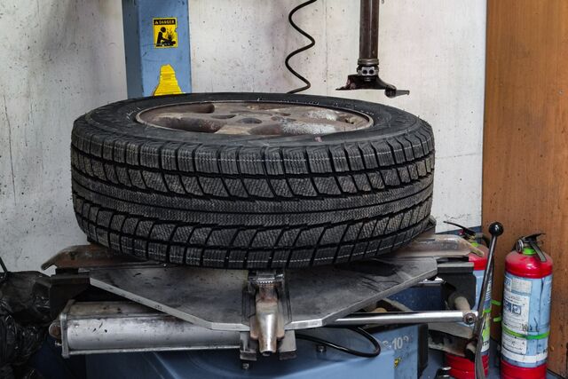 Водителям напомнили об ответственности за шины не по сезону - PrimaMedia: Лента новостей, 16.04.2026