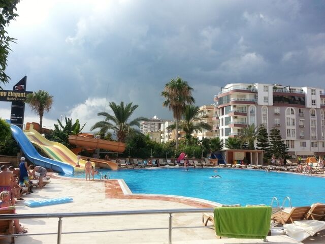 Пятизвёздочные отели Турции устроили распродажу: туристы скупают туры за копейки - AmurMedia: Лента новостей, 16.04.2026