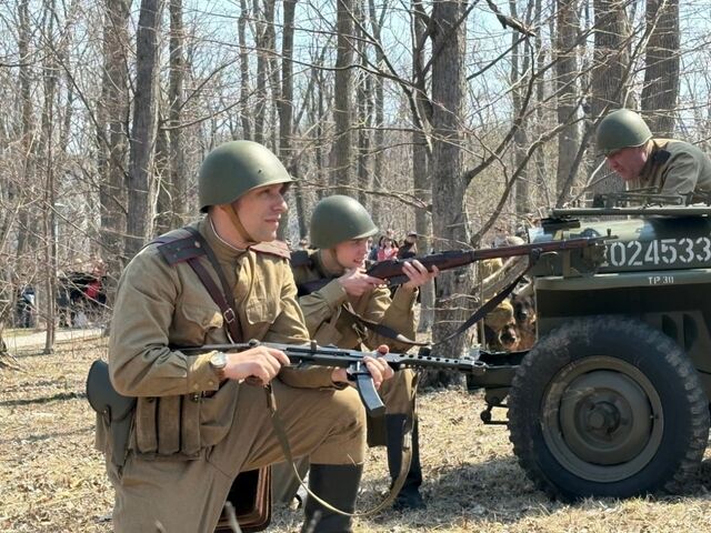 Масштабная военно-историческая реконструкция прошла во Владивостоке - PrimaMedia: Лента новостей, 20.04.2026
