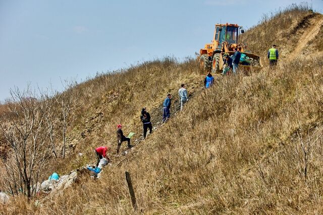Красиво, когда чисто: МедиаСубботник добрался до Форта имени Суворова во Владивостоке - PrimaMedia: Лента новостей, 20.04.2026