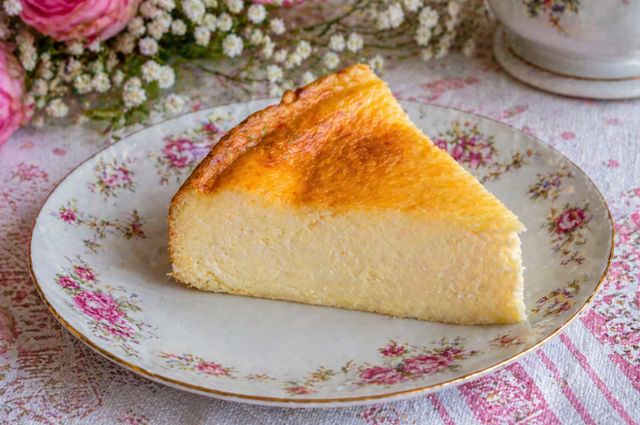 Смешала йогурт с сахаром – и в духовку: нежнейший легкий пирог без муки и масла - PrimaMedia: Лента новостей, 26.04.2026