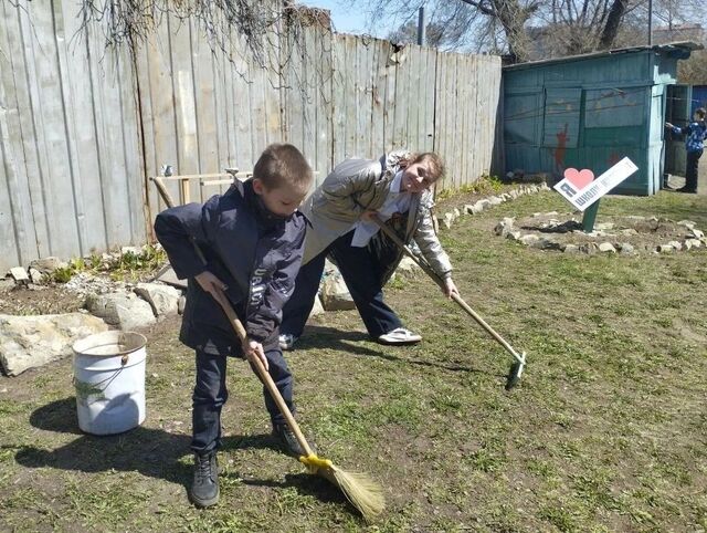 Уссурийская коррекционная школа-интернат провела весенний субботник - UssurMedia: Лента новостей, 29.04.2026