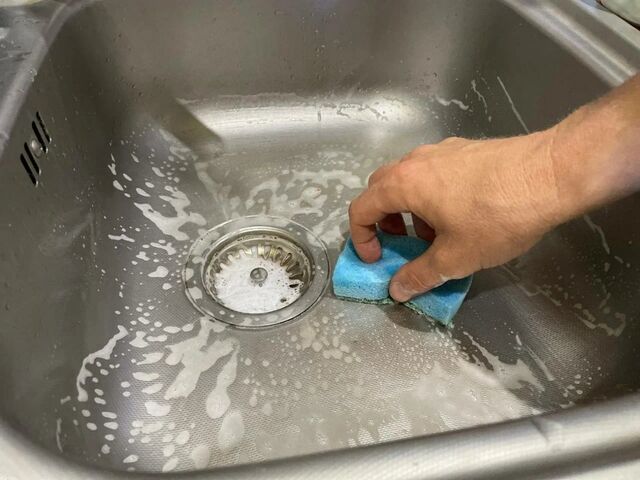 1 стакан в слив – и вода уходит со скоростью света: устраняем засор в раковине за 5 минут - AmurMedia: Лента новостей, 07.05.2026