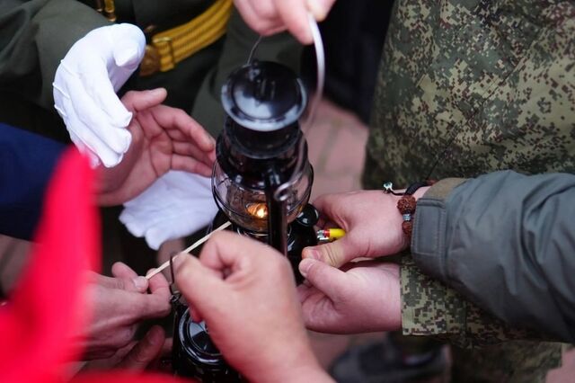 Частицу Вечного огня впервые доставили в Хабаровск из Москвы - AmurMedia: Лента новостей, 08.05.2026