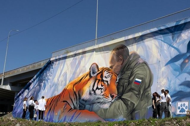 "Хвостиком машет и не уходит": Путин рассказал о встрече с тигром в Приморье - PrimaMedia: Лента новостей, 03.09.2026