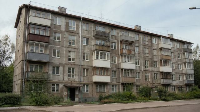 Пять этажей — не случайность: как власти СССР хотели сэкономить при строительстве хрущёвок Пять этажей — не случайность: как власти СССР хотели сэкономить при строительстве хрущёвок - NakhodkaMedia: Лента новостей, 12.09.2026