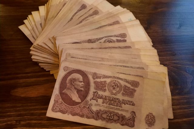 Сколько зарабатывали в СССР: пересчитали зарплаты советских профессий на современные деньги Сколько зарабатывали в СССР: пересчитали зарплаты советских профессий на современные деньги - NakhodkaMedia: Лента новостей, 13.09.2026