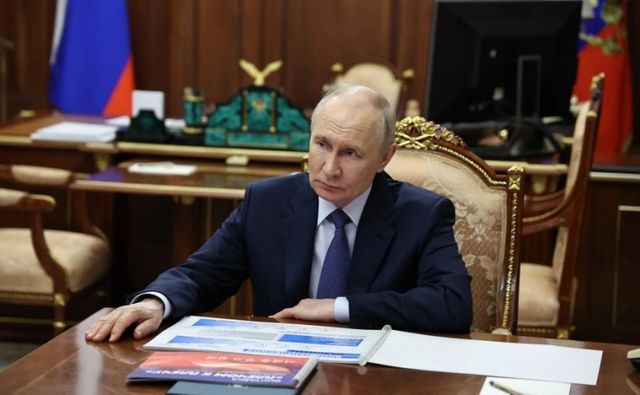 Владимир Путин поддержал предложения Дмитрия Демешина по развитию судоходства и судоремонта - AmurMedia: Лента новостей, 17.09.2026